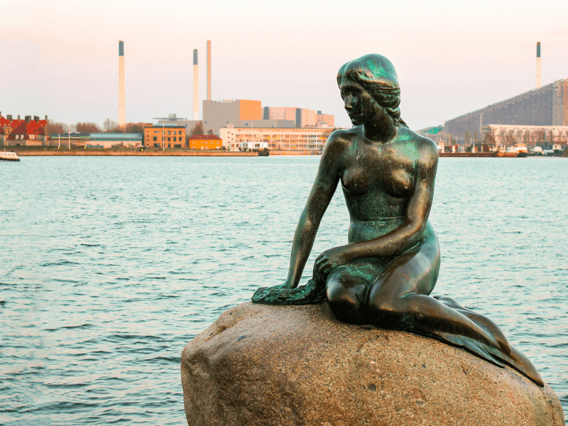 Statue d'Edvard Eriksen à Copenhague que les jeunes ont pu voir en colonie de vacances