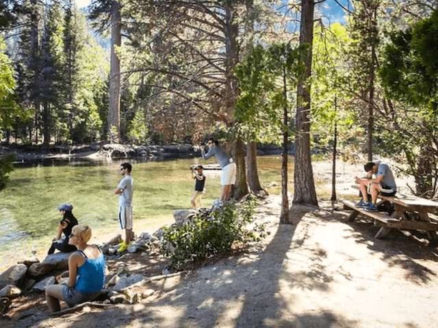 Base de Makwa en pleine nature où les jeunes ont été cet automne en colo de vacances au Canada