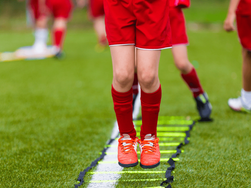 Jeunes en colo de vacances Foot cet hiver