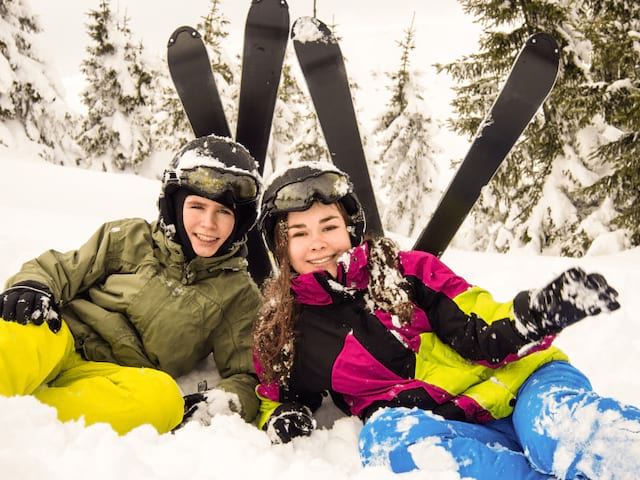 Jeunes en colo ski cet hiver