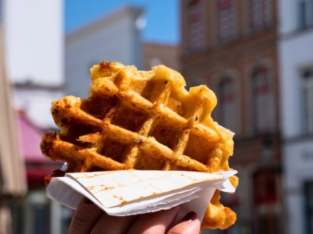 Dégustation de gaufres belges en colo de vacances ce printemps