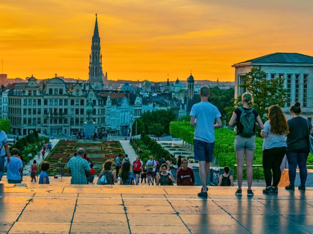 Vue sur un coucher de soleil à Bruxelles ce printemps en colo