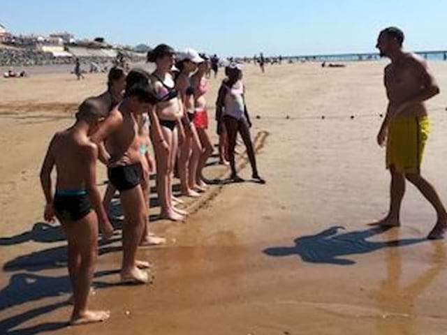 Pêche à pied à la mer en colonie de vacances