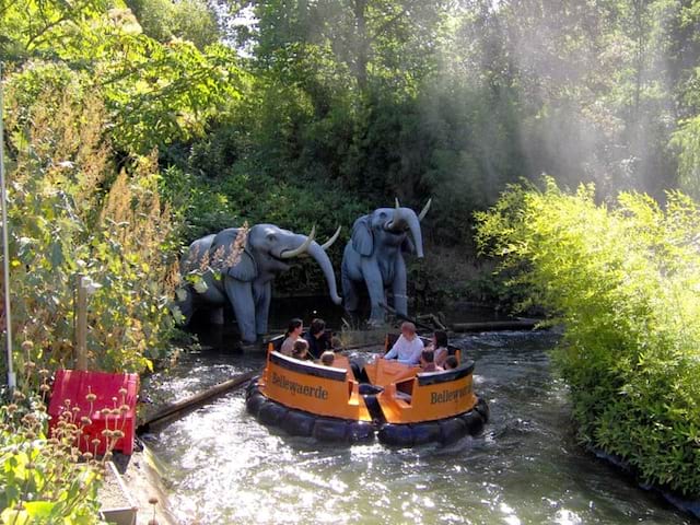 Attraction au parc avec enfants