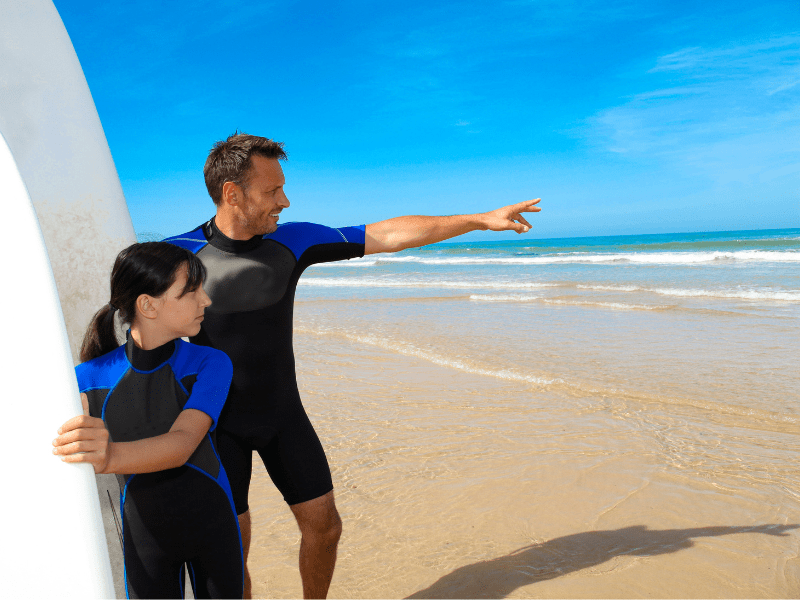 Prof et son élève en cours de surf cet automne 