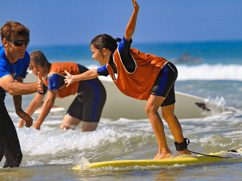 Session apprentissage du surf cet automne en colo