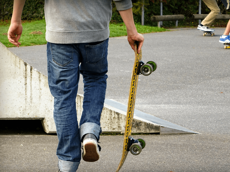 Activité skate en colonie de vacances Surf Camp durant les vacances de la Toussaint