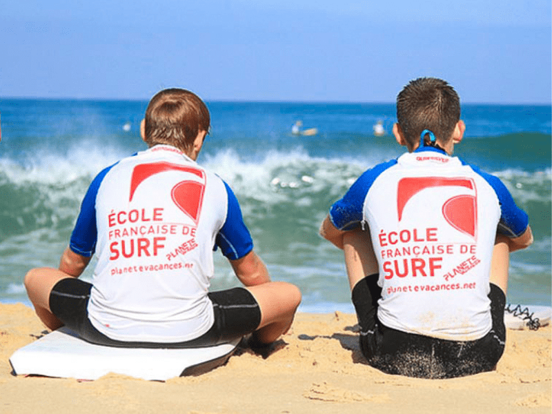 Session de surf cet automne en camp de vacances