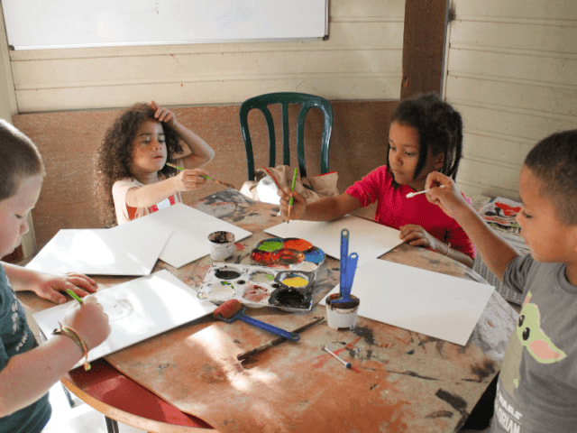 Activités manuelles, peinture en colo de vacances Equitation cet automne pour les 5-7 ans 