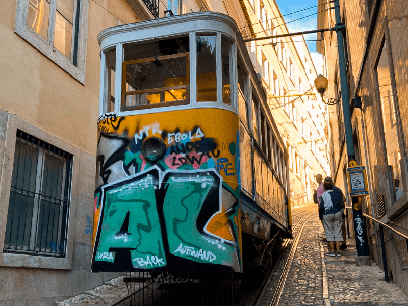 Funiculaire à Lisbonne observé en colonie de vacances cet hiver 