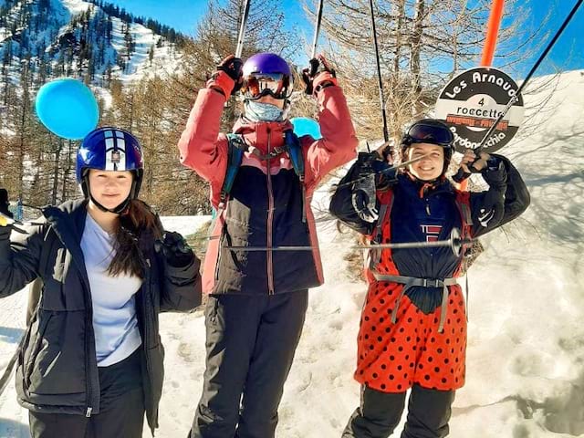 Pré ados et ados en colo de vacances Ski et Snow à Colonie de vacances Ski et Snow cet hiver pour Ados en Italie à Bardonecchia durant les vacances de février