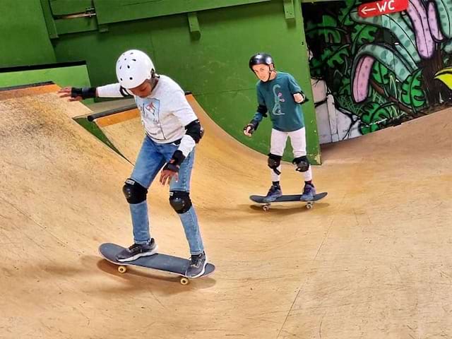 Skateboard ados en colo printemps