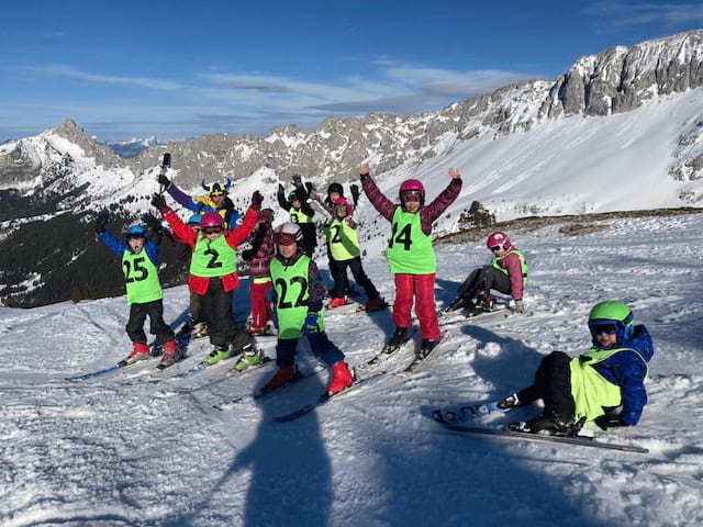 Groupes de jeunes en colo de vacances Ski Nature