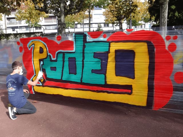 Activité graffiti en colonie de vacances durant les vacances de printemps